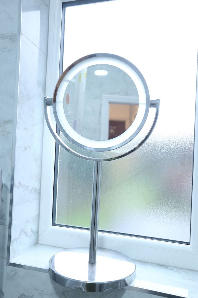 Heathrow roomzzzz B&B Classic Double Room, Non Smoking, Garden Area 63