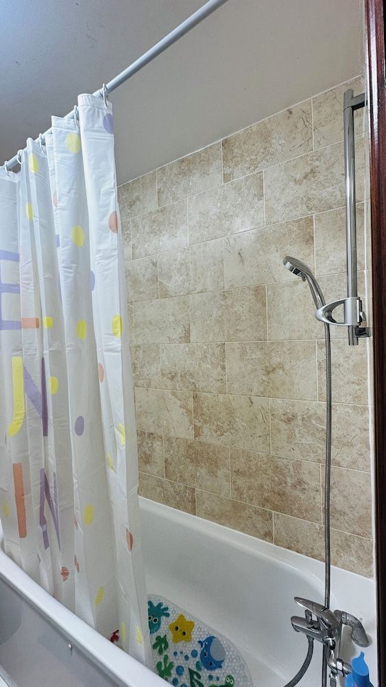 Heathrow roomzzzz B&B Classic Double Room, Non Smoking, Garden Area 38