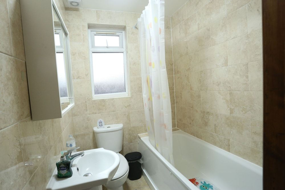 Heathrow roomzzzz B&B Classic Double Room, Non Smoking, Garden Area 41