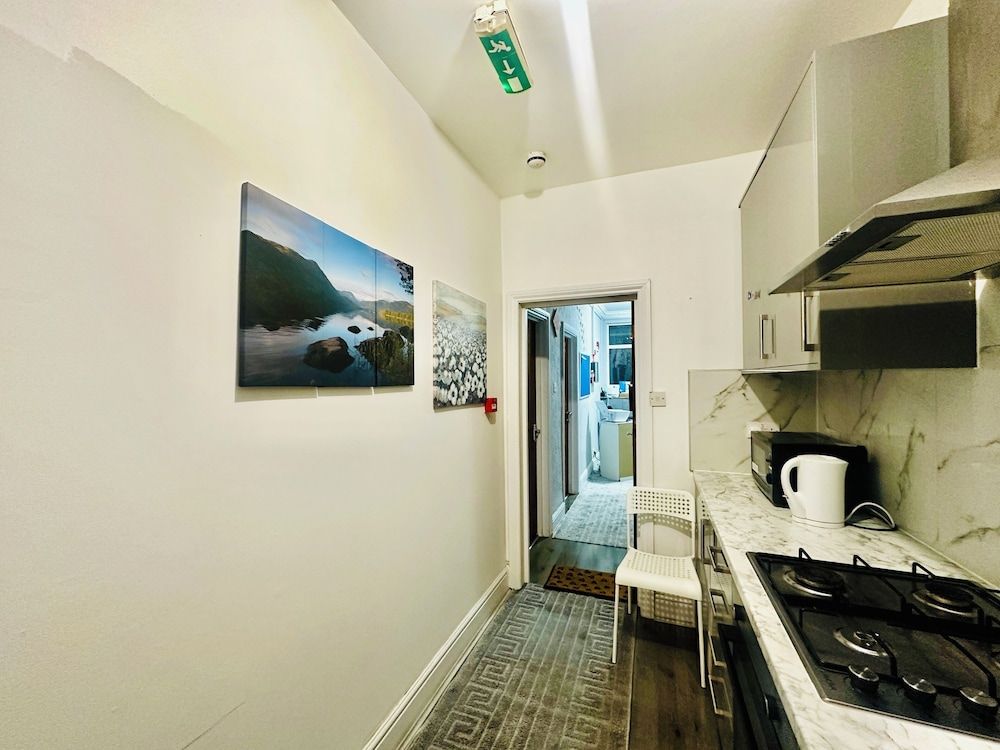 Heathrow roomzzzz B&B Classic Double Room, Non Smoking, Garden Area 49