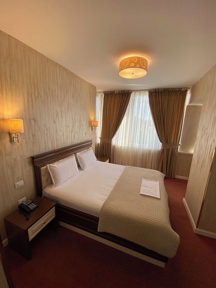 HOTEL ROZAFA Family Triple Room 2