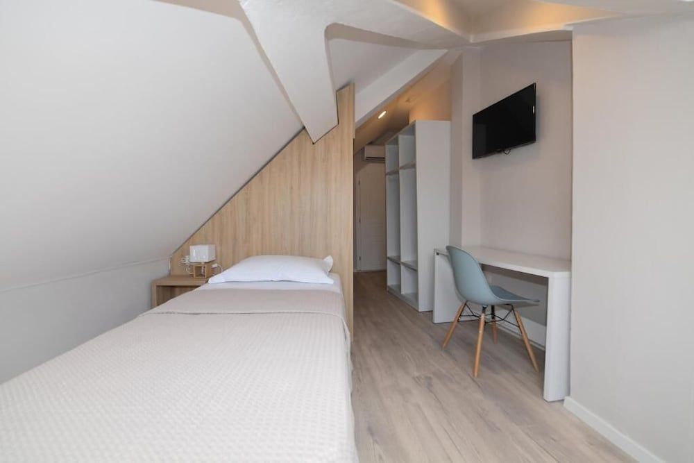 Hotel Promenade Standard Twin Room, Mountain View