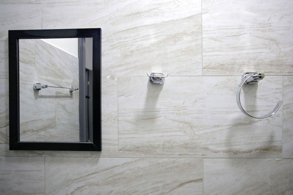 Hotel San José Basic Room (Fan, 34 USD) 2