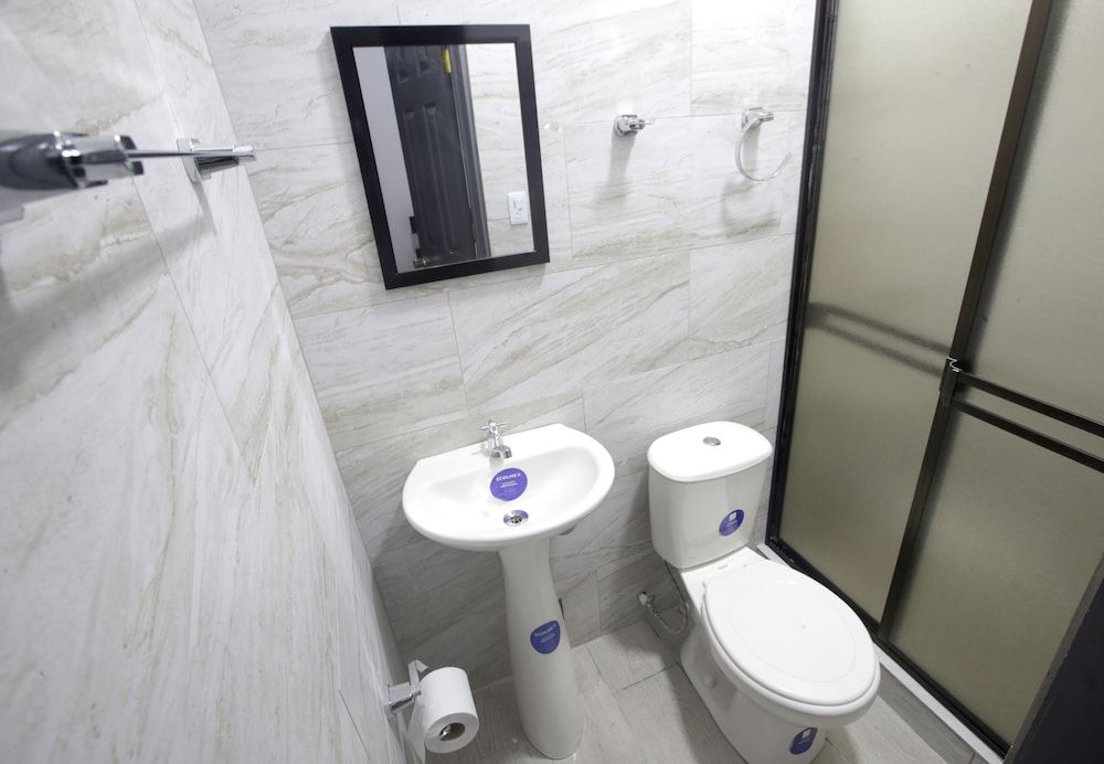 Hotel San José Basic Room (Fan, 34 USD) 3