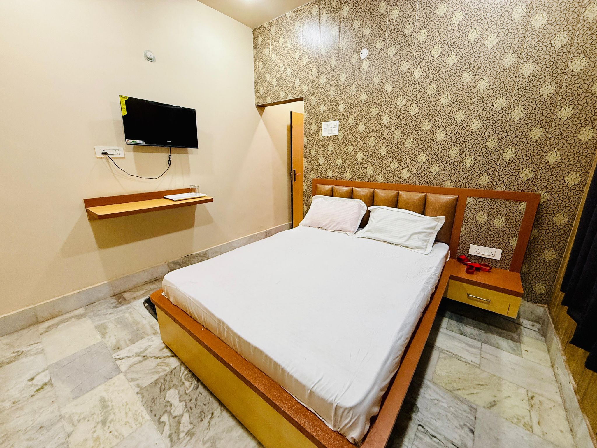 Premium Balcony Retreat