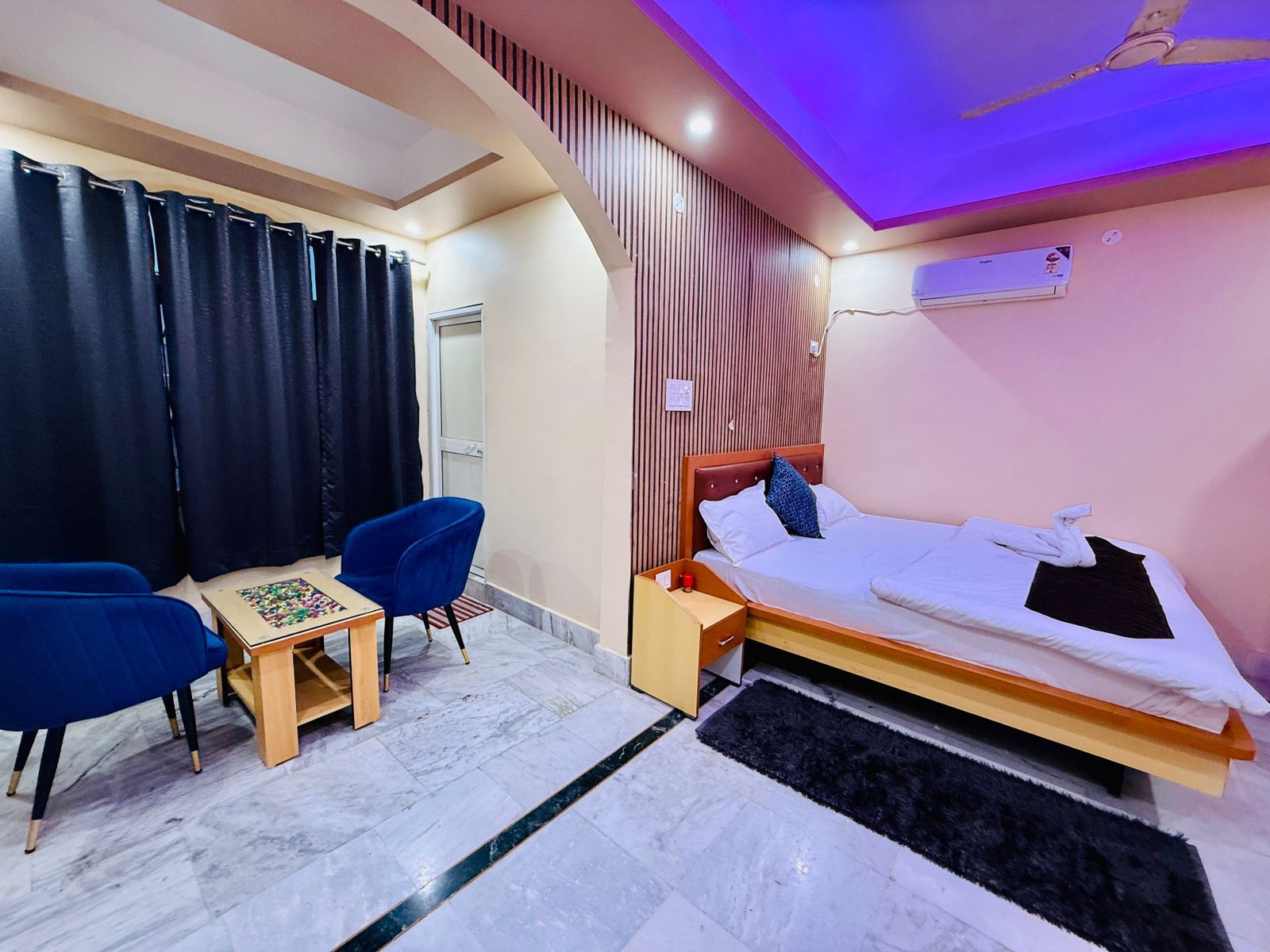 Premium Balcony Retreat