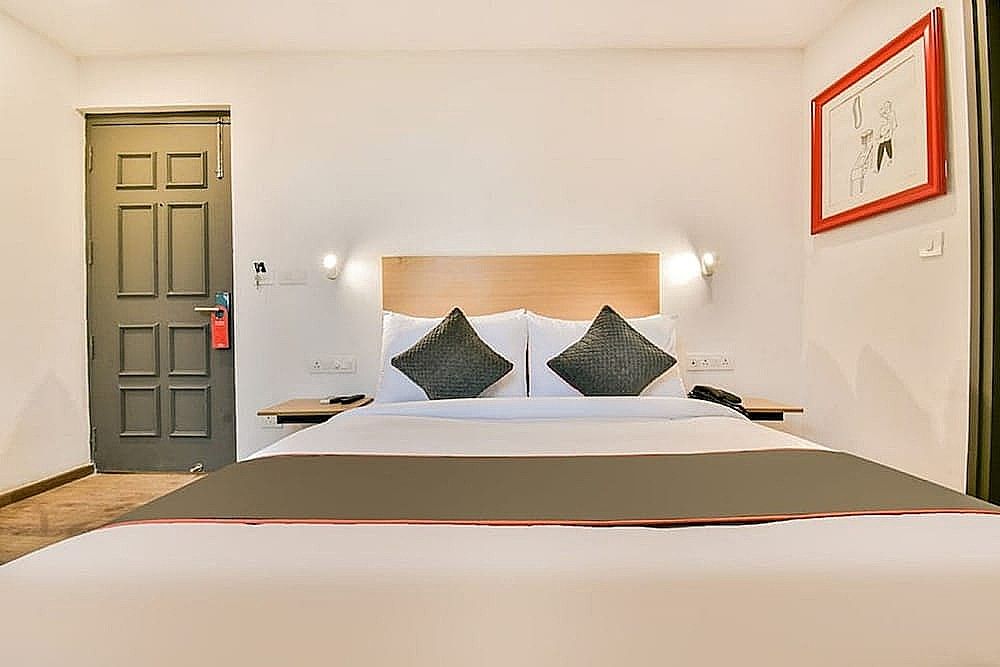 Hotel Broadway Udaipur Deluxe Room 5
