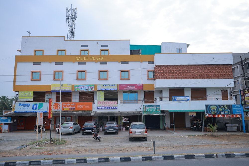 Nalli Plaza