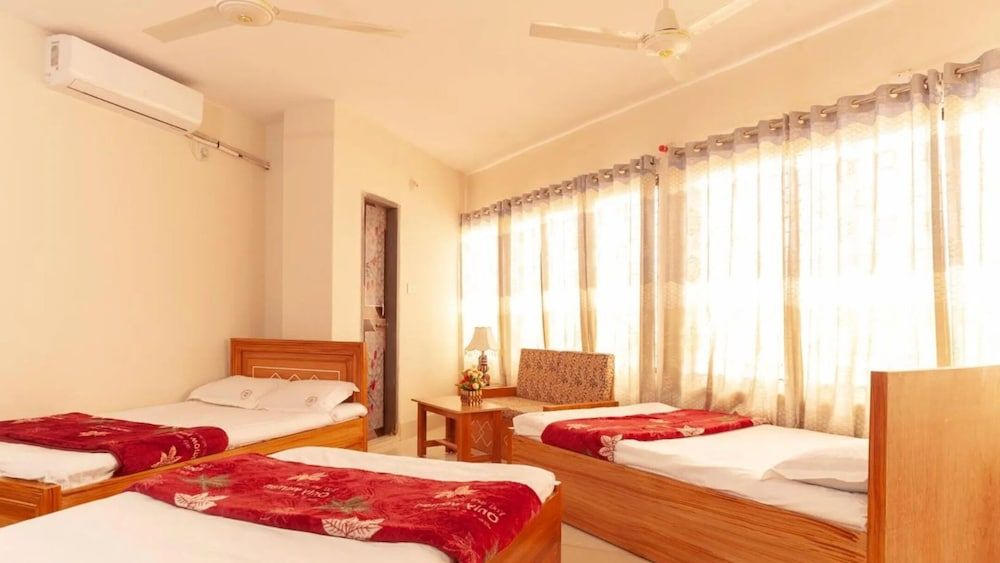 Hotel Sikder Residential Standard Quadruple Room 6