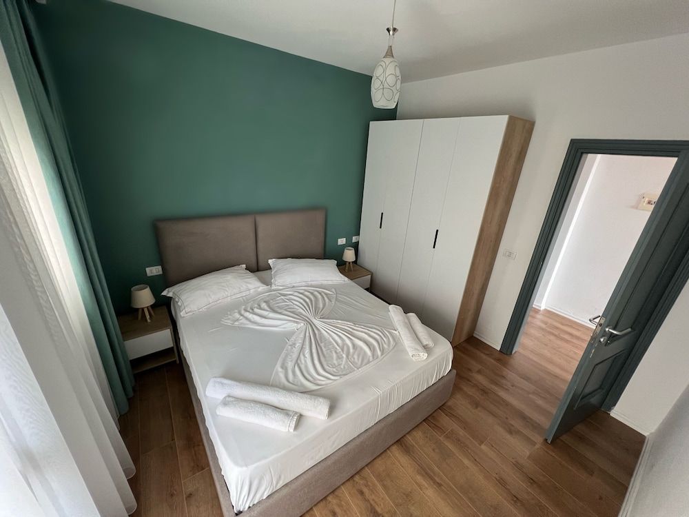 Wave Beachfront Apartments Deluxe Apartment