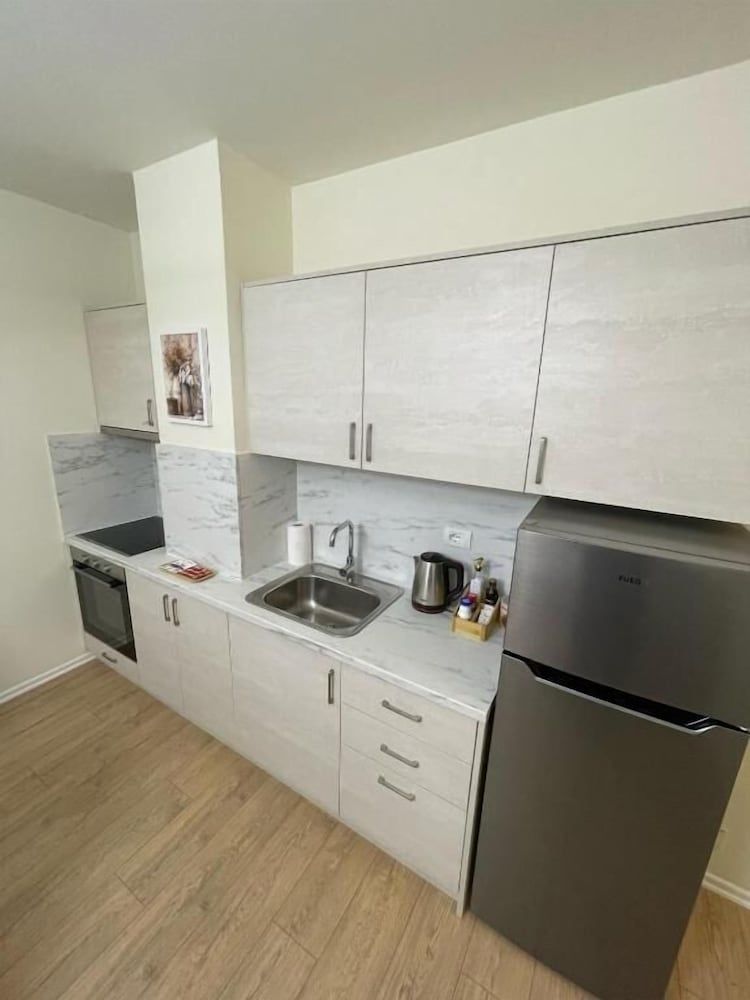 Margen Apartments - Tirana City Center Superior Apartment, City View 28