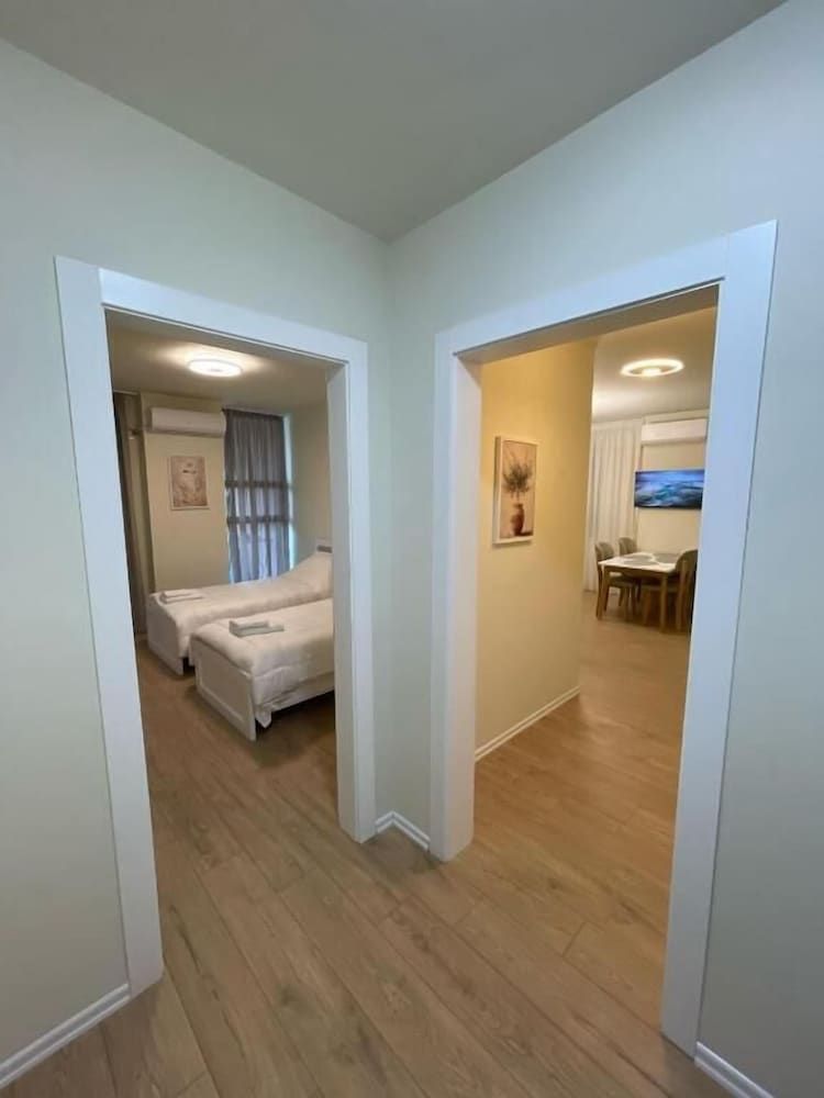 Margen Apartments - Tirana City Center Superior Apartment, City View 29