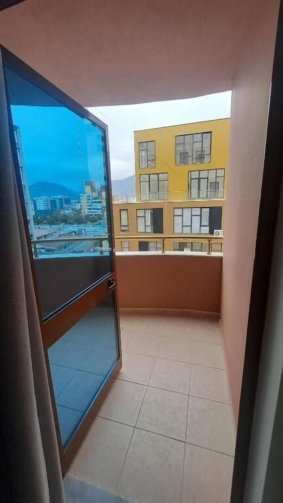 Margen Apartments - Tirana City Center Superior Apartment, City View 9