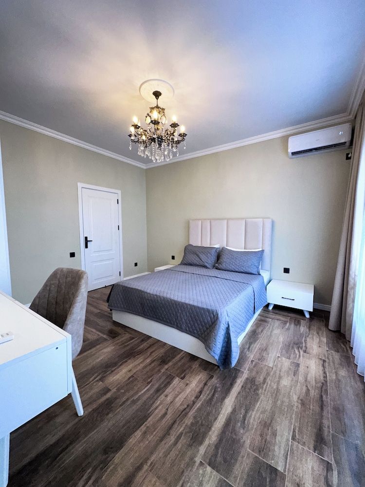 Central Vip Villa Family Room, Garden View 4