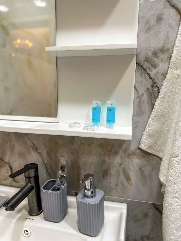 Central Vip Villa Family Room, Garden View 7