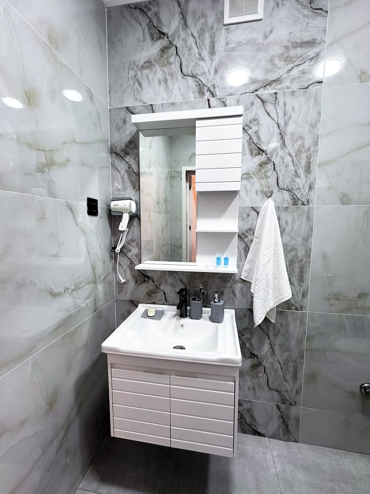 Central Vip Villa Family Room, Garden View 6