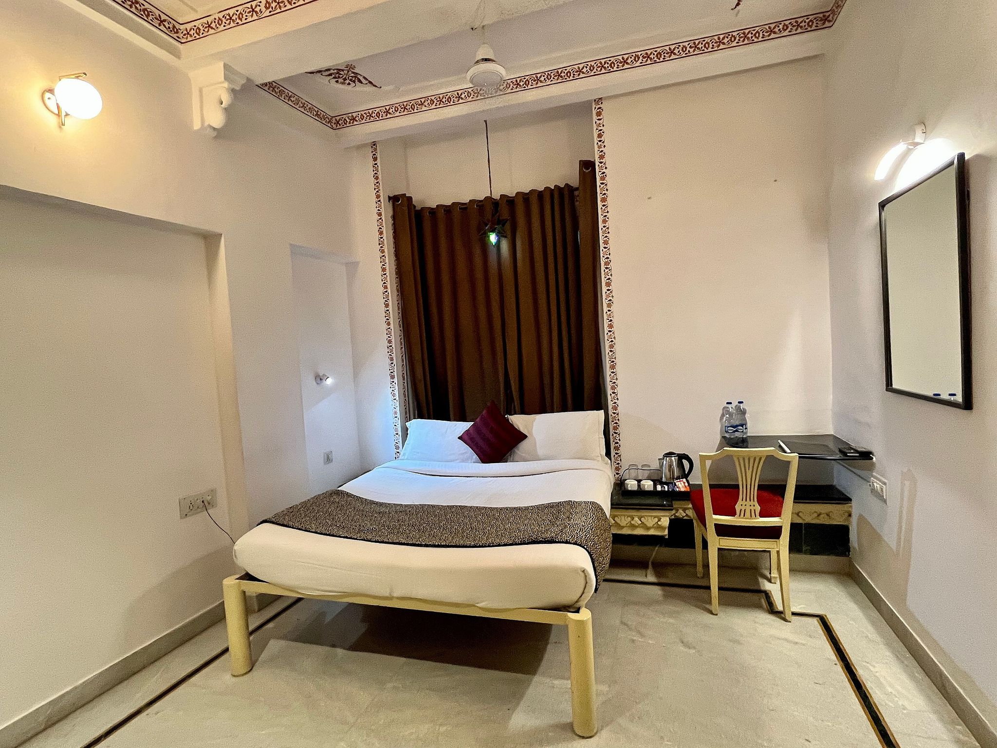 Jheel Hotel Duplicate profile