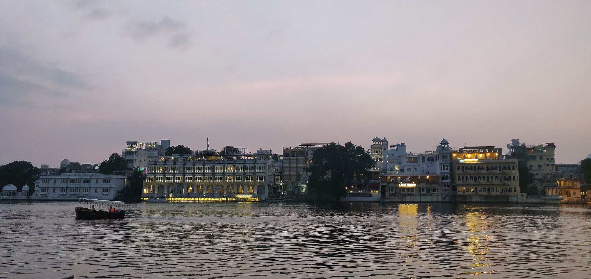 Jheel Hotel Duplicate profile