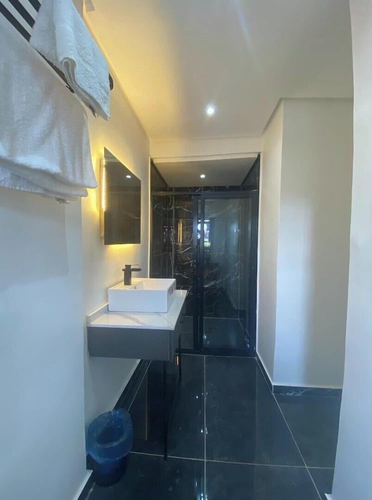 Home Xperience Luxury Apartments Deluxe Apartment 78