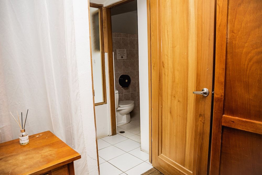 Luz De Luna Hotel Barrio Escalante Economy Room 4