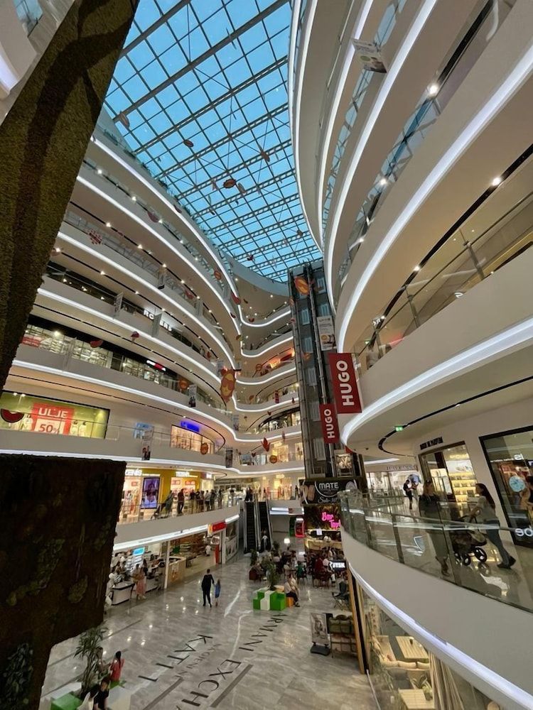 Shopping center shuttle