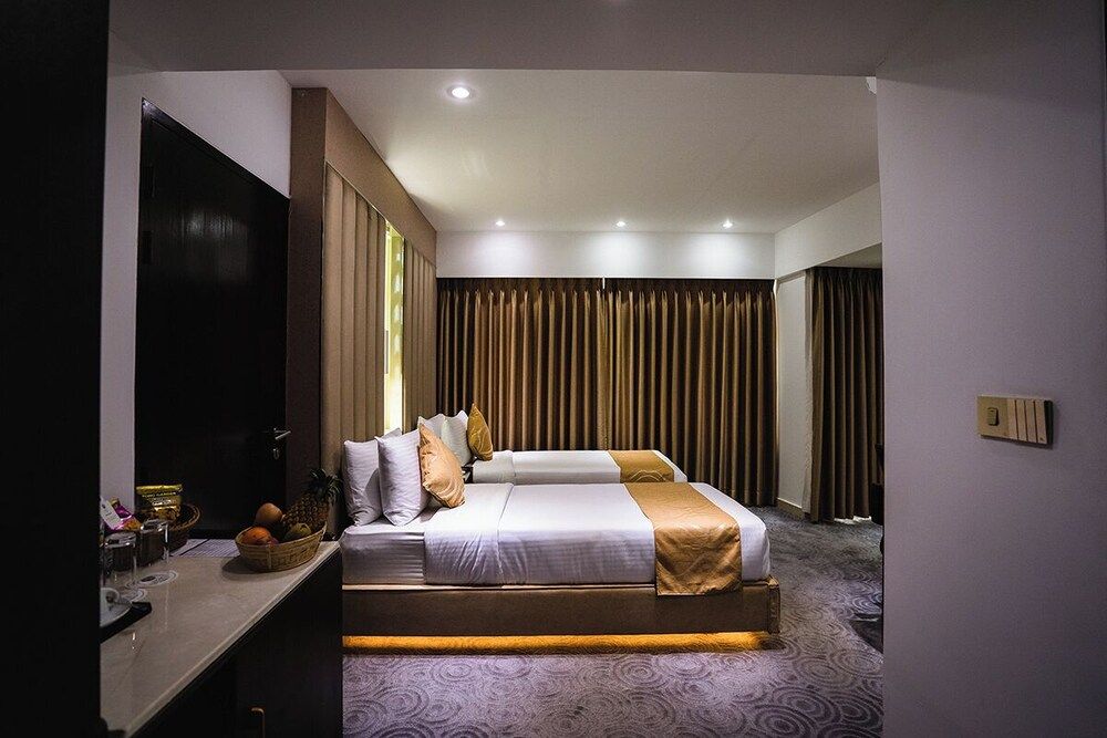 Unique Regency Hotel Dhaka Deluxe Twin Room 4