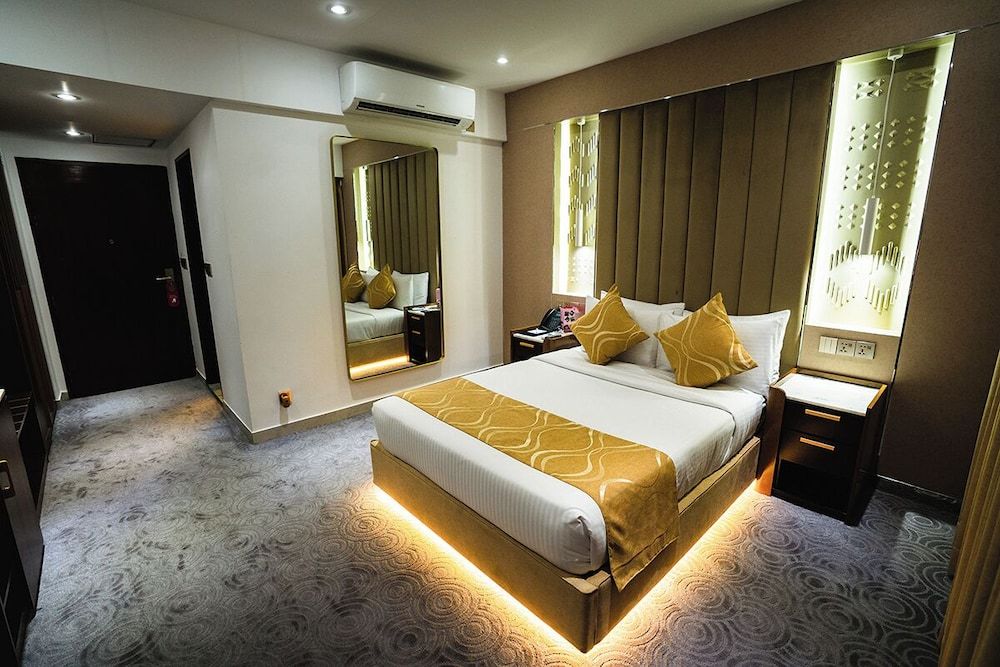 Unique Regency Hotel Dhaka Deluxe Single Room, City View 2