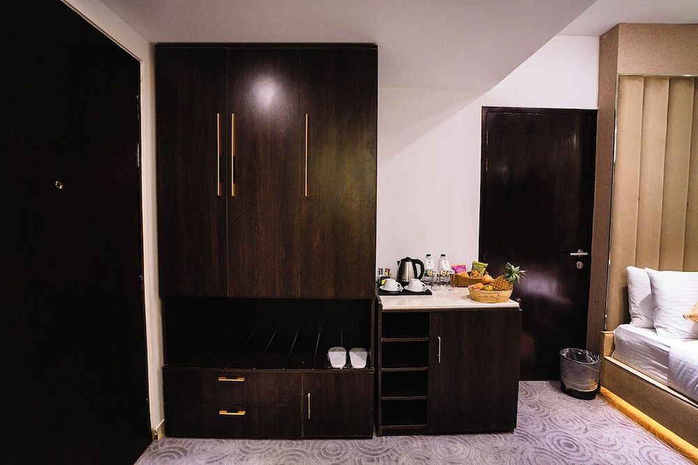 Unique Regency Hotel Dhaka Deluxe Single Room, City View 17