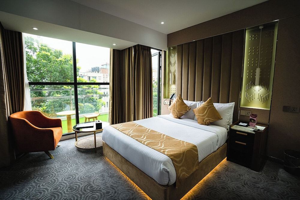 Unique Regency Hotel Dhaka Deluxe Double Room 4