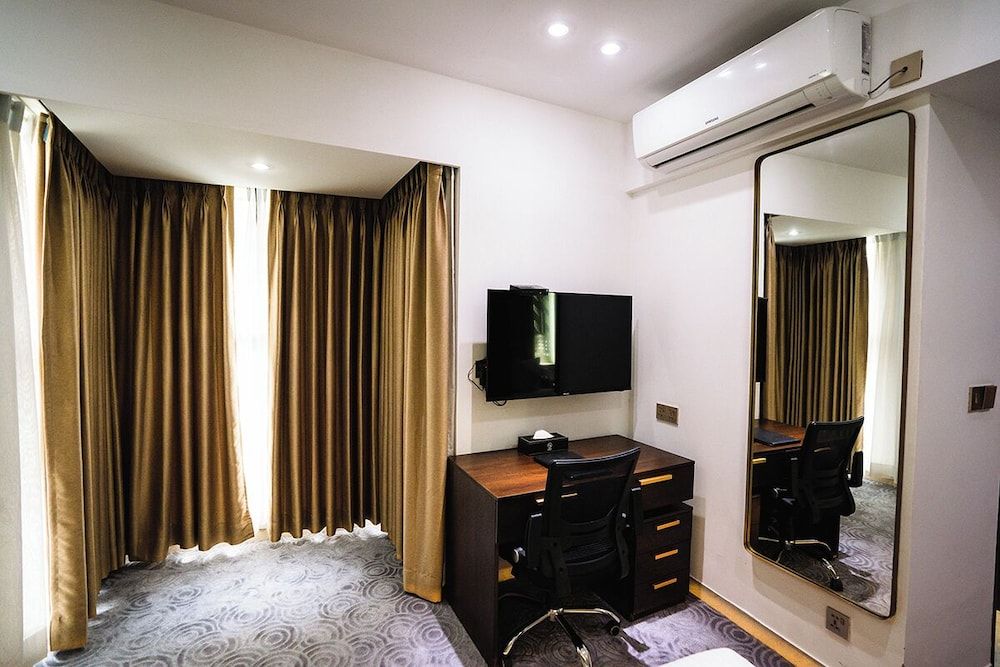 Unique Regency Hotel Dhaka Deluxe Single Room, City View 14