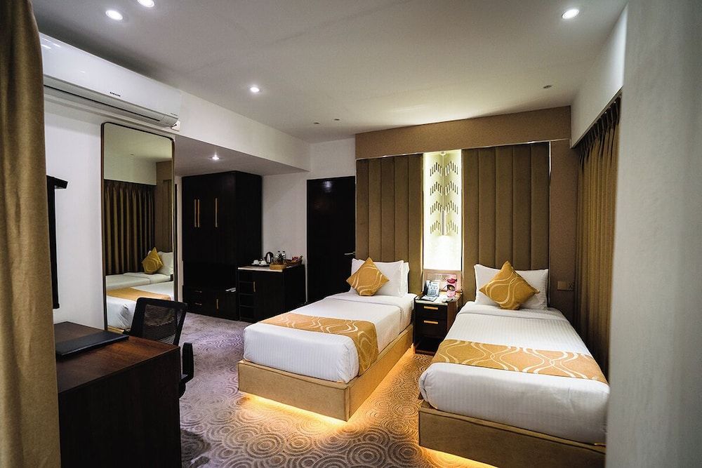 Unique Regency Hotel Dhaka Deluxe Twin Room 2