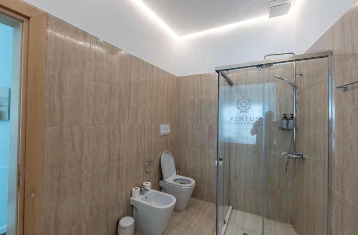 Ventus Harbor Hotel Double Standard Room 3