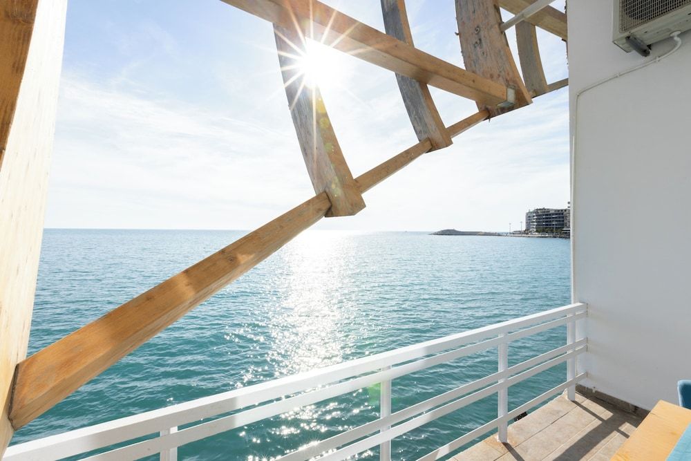 Ventus Harbor Hotel Standard Triple Room, Balcony 3