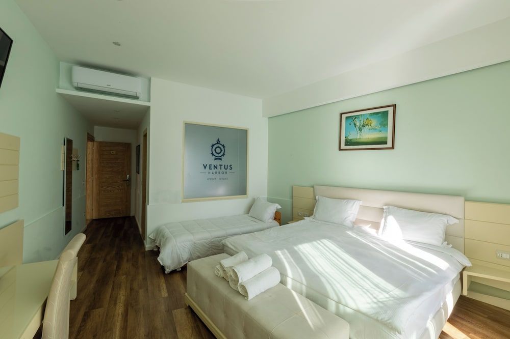 Ventus Harbor Hotel Standard Triple Room, Balcony