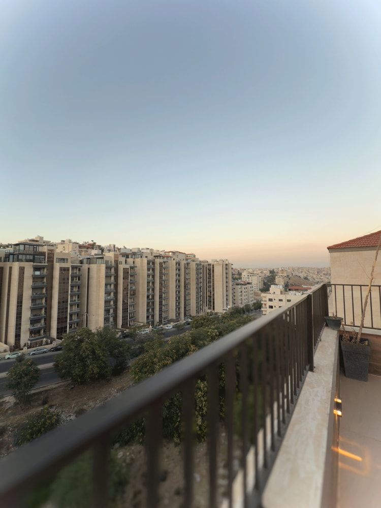 Charming Amman Apartment With Central AC and Parking Apartment, 3 Bedrooms, Accessible, Smoking 5
