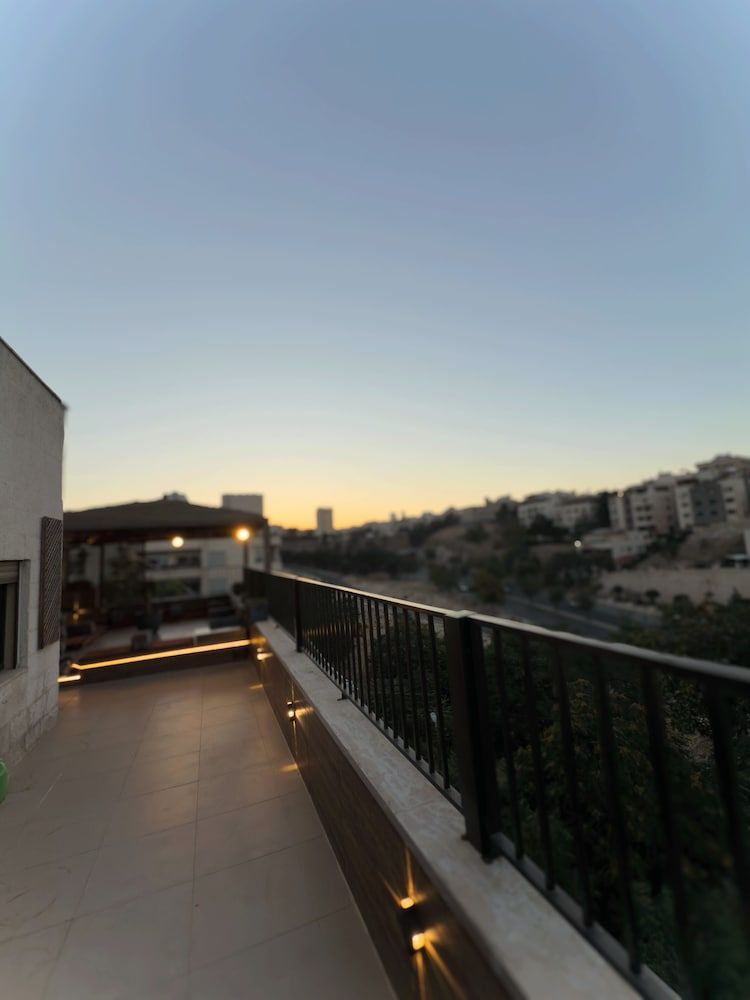 Charming Amman Apartment With Central AC and Parking Apartment, 3 Bedrooms, Accessible, Smoking 6