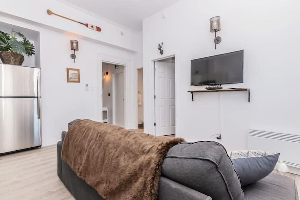 Manoir des Remparts 3 Bdrm Oasis Deluxe Apartment 17