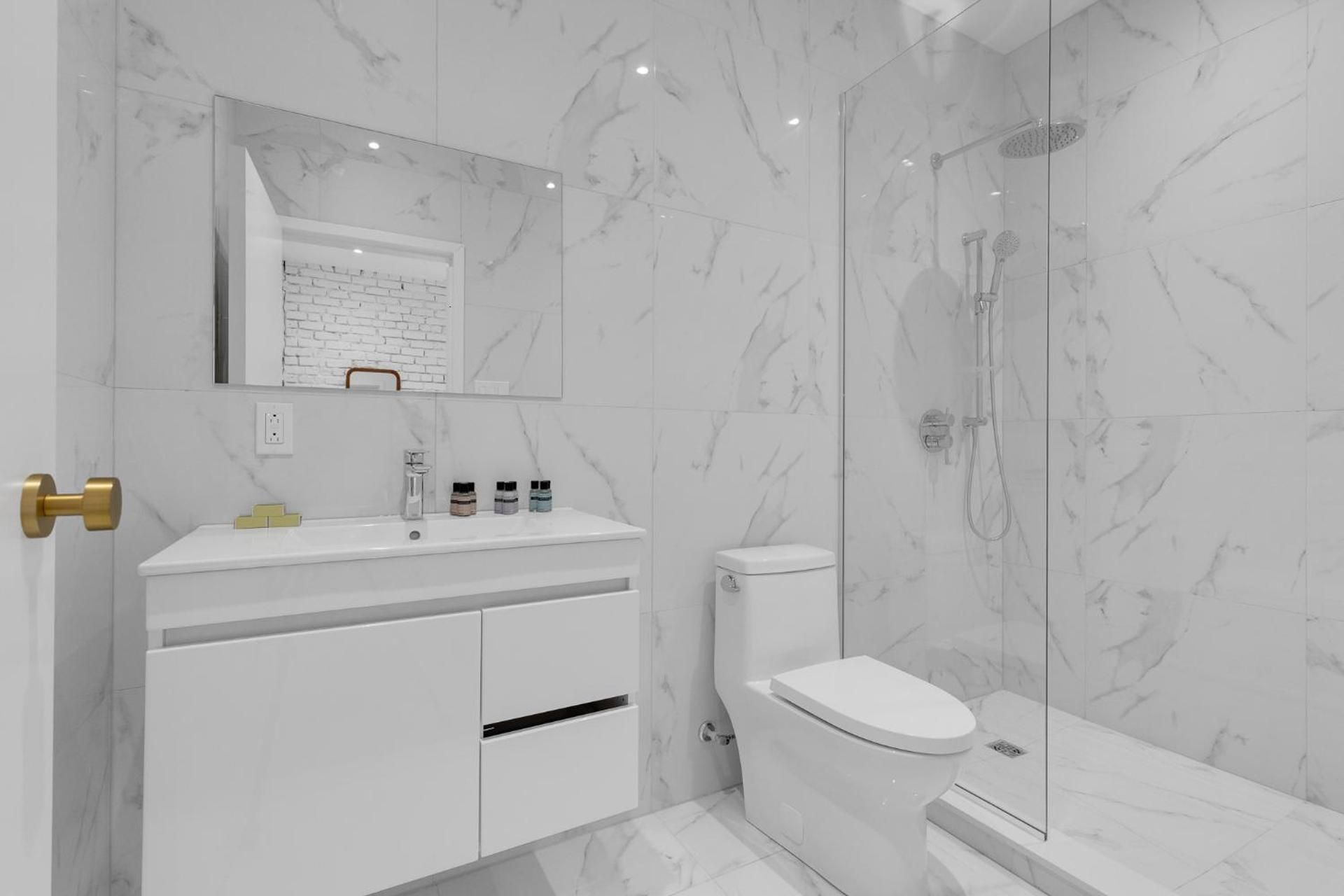 The Mercer Boutique Hotel Deluxe One-Bedroom Apartment with City View