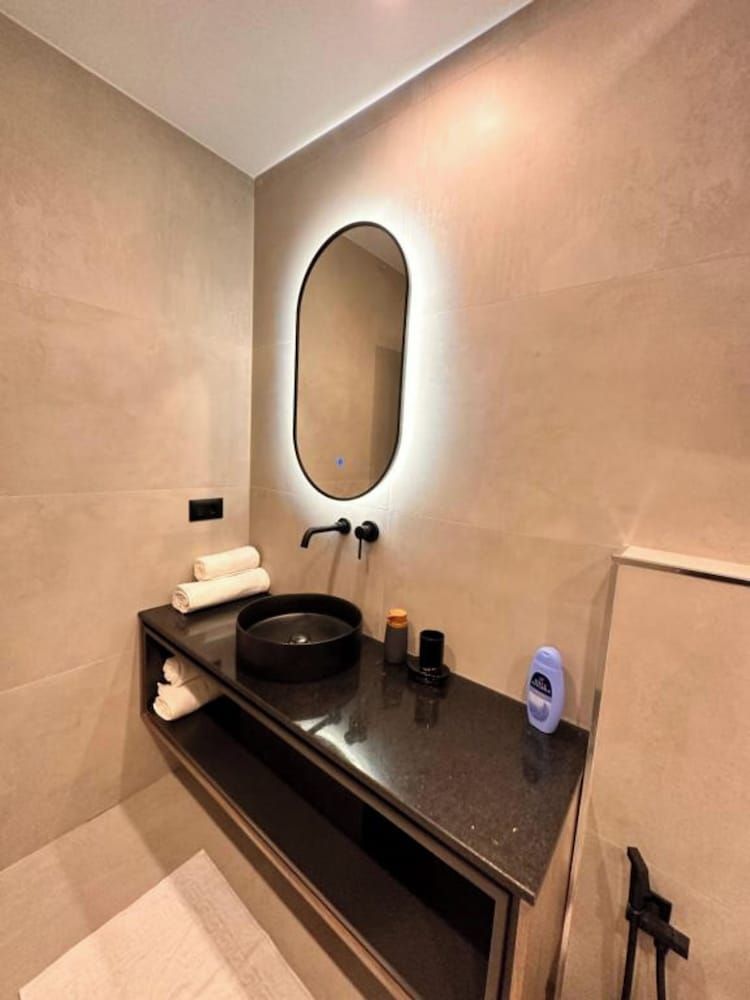 Agate Hotel Tirana Deluxe Double Room 5