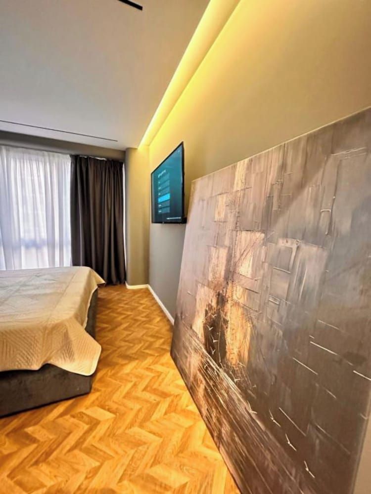 Agate Hotel Tirana Deluxe Double Room 10