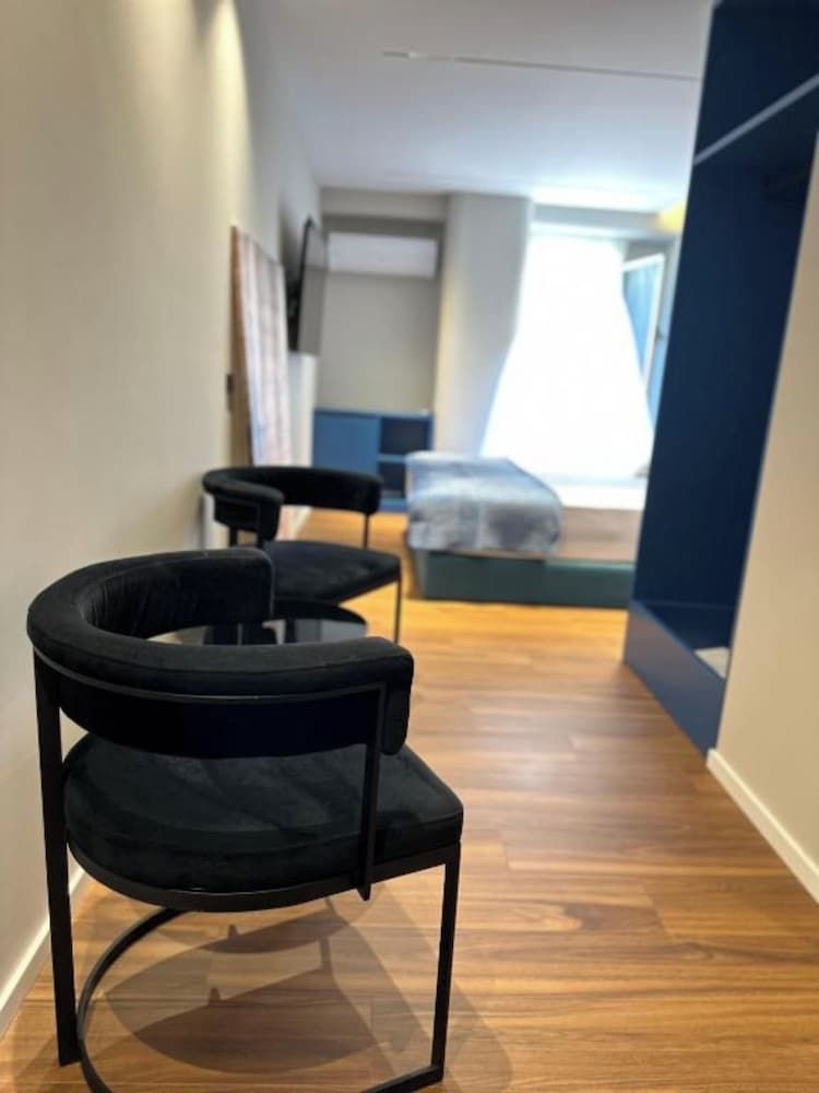Agate Hotel Tirana Deluxe Double Room 11