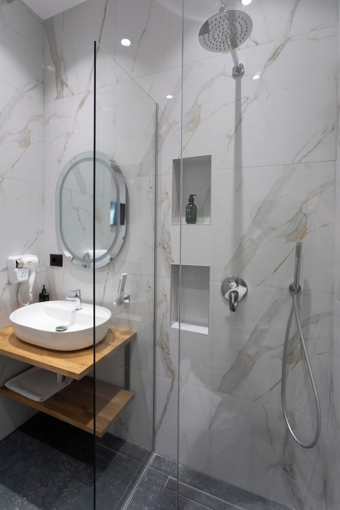 Nayel Hotel Comfort Double or Twin Room, Balcony, City View 9