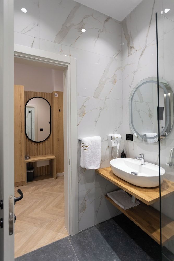 Nayel Hotel Comfort Double or Twin Room, Balcony, City View 8