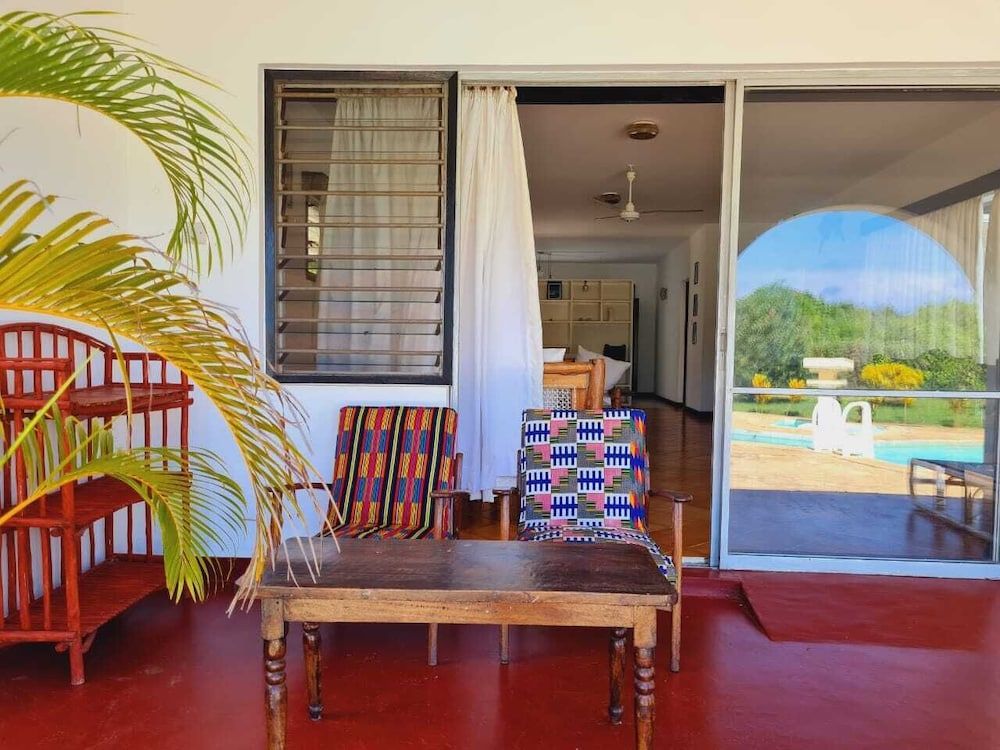 Lux Suites Sanuna Villas Diani Deluxe Villa 5