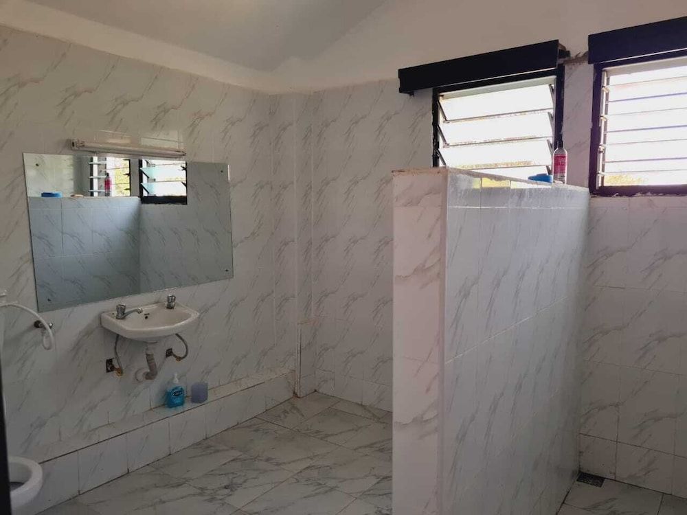 Lux Suites Sanuna Villas Diani Deluxe Villa 6