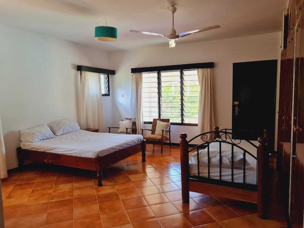 Lux Suites Sanuna Villas Diani Deluxe Villa 3