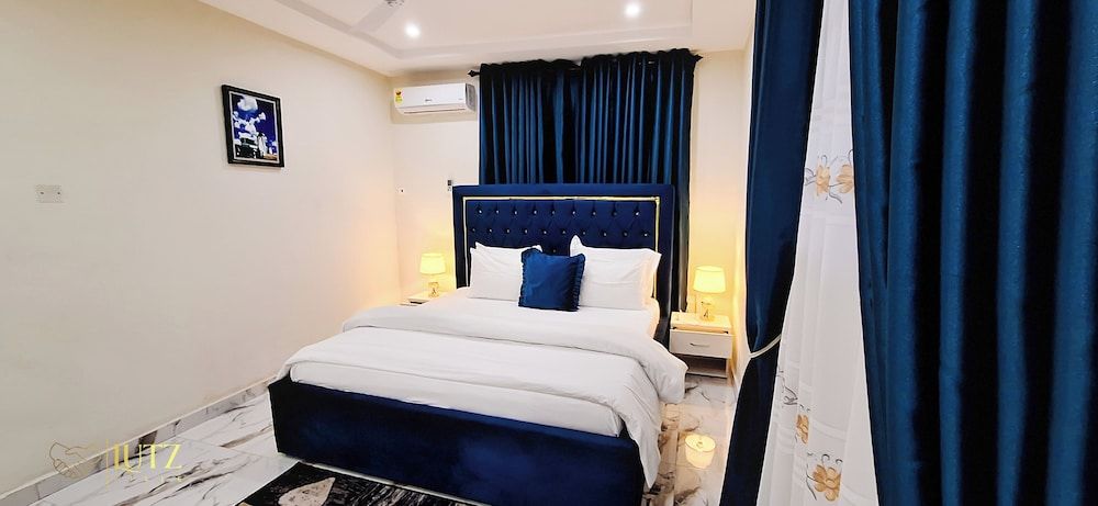 Lutz Ville Apartments Deluxe Suite, Balcony, City View