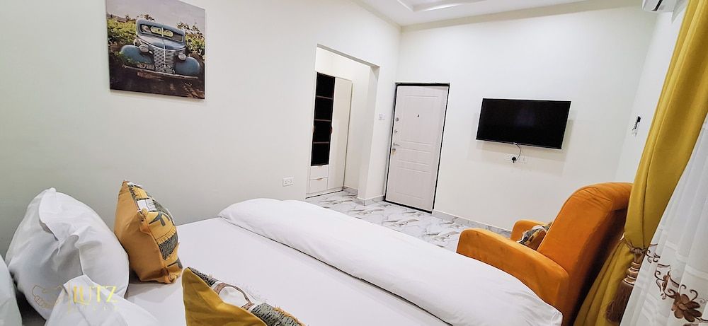 Lutz Ville Apartments Deluxe Suite, Balcony, City View 2