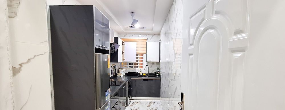 Lutz Ville Apartments Deluxe Suite, Balcony, City View 9