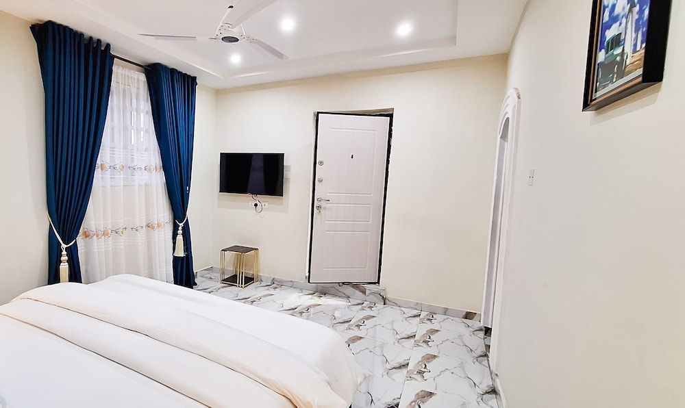 Lutz Ville Apartments Deluxe Suite, Balcony, City View 6